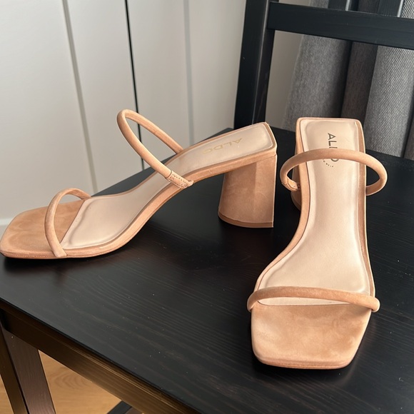 Aldo slip on beige sandals - Picture 3 of 5